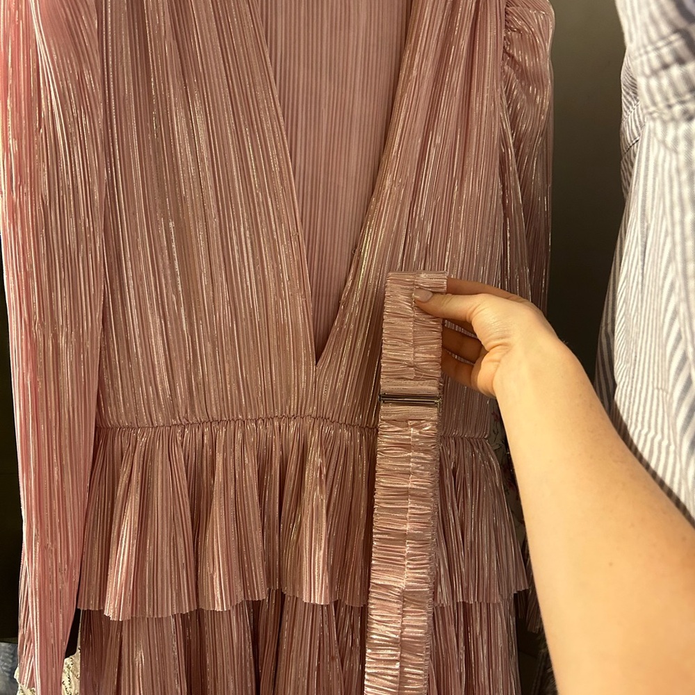 Elegant Pink Pleated Dress